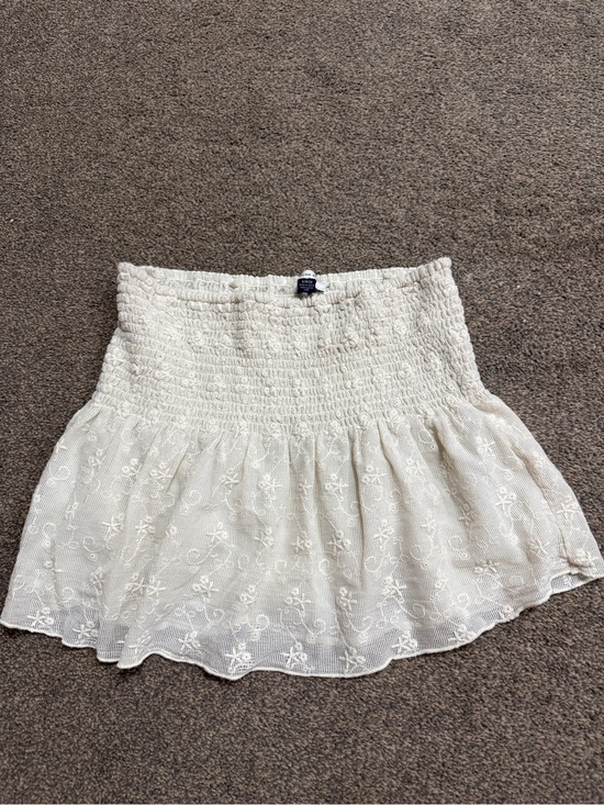 American Eagle Outfitters Tops - American Eagle white mini tube top babydoll with small floral embroidery, size S